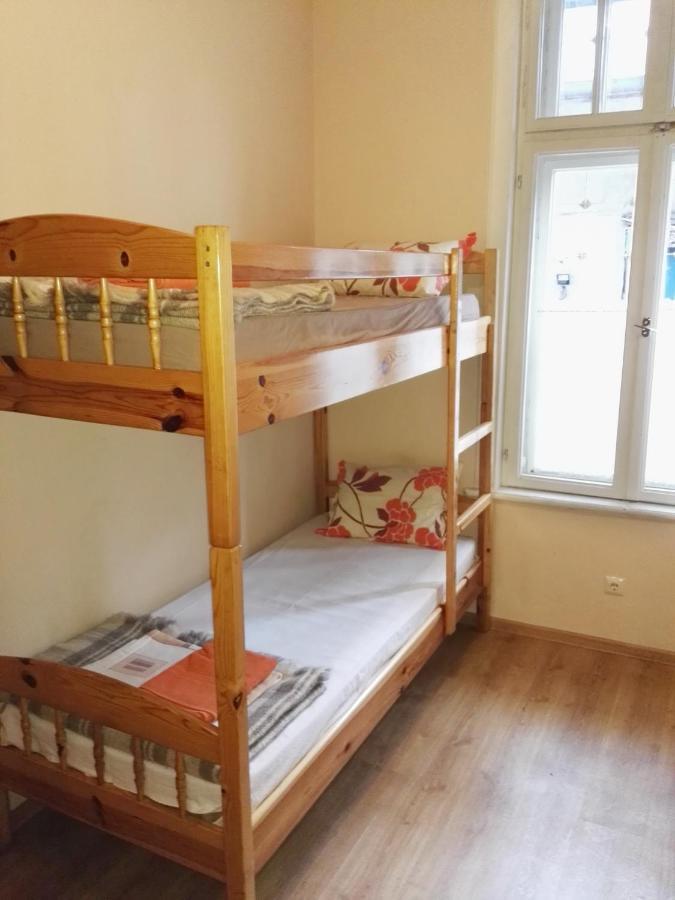 Interhost Guest Rooms And Apartments София Экстерьер фото